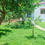 Lemongarden By The Sea * 扎戈拉